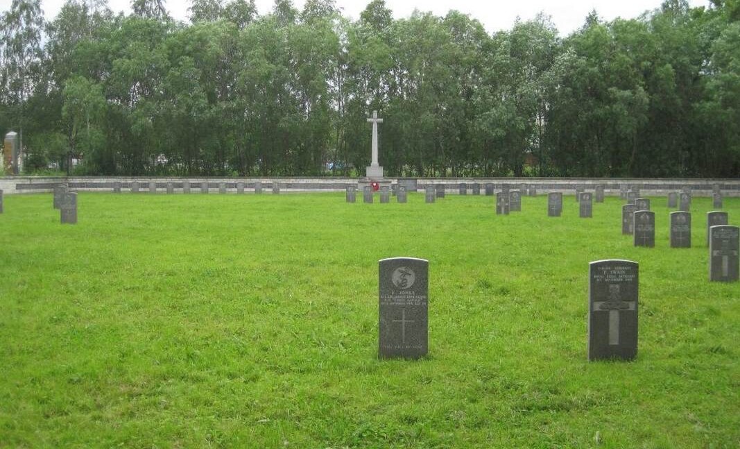 Sense of Honor Transcends Western Tensions with Russia–Tending Graves Together and Welcoming Cosmonauts