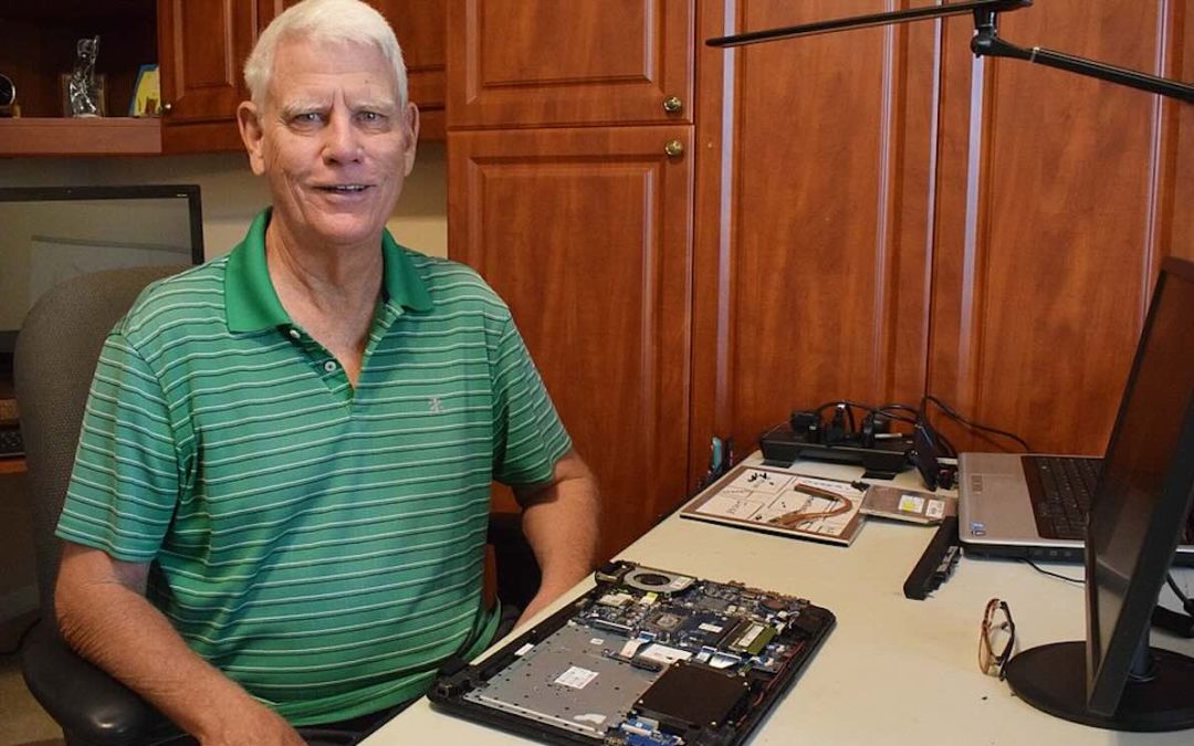 Retired ‘Tech Fairy’ Rebuilds Old Computers and Gives Them to Folks Who Can’t Afford One–700 Gifted So Far