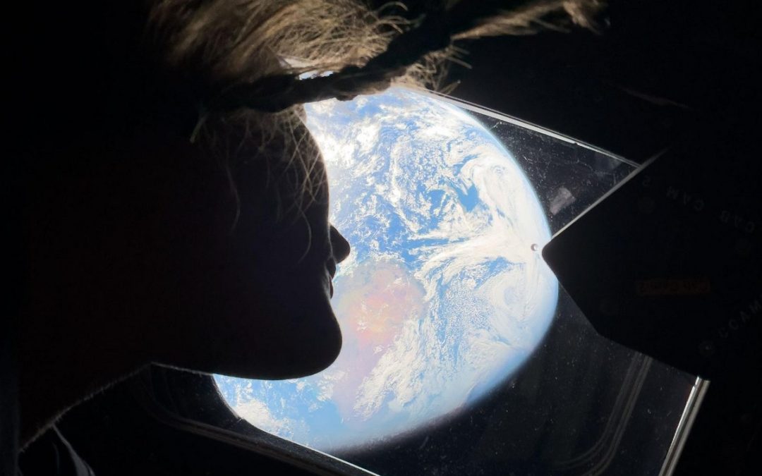 Humanity’s Long-Awaited Return to Lunar Space Captured with Brilliant Photographs